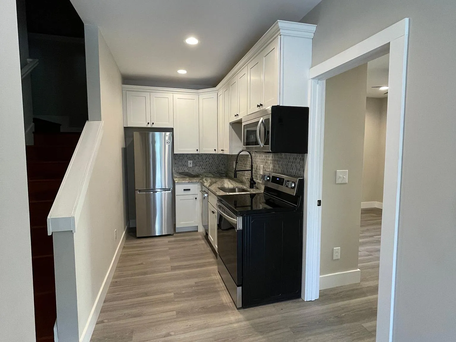 1 bed, $1,300 — Photo 4