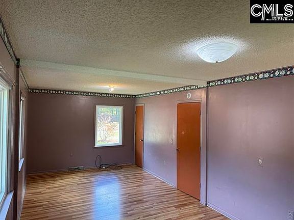 5th image of 932 Macedonia Church Rd