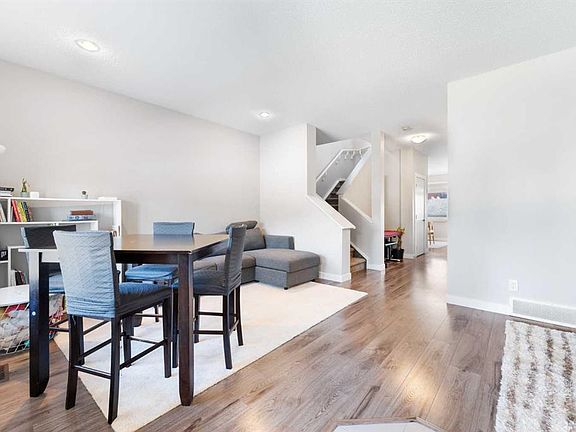 5th image of 24 S Seton Grv SE