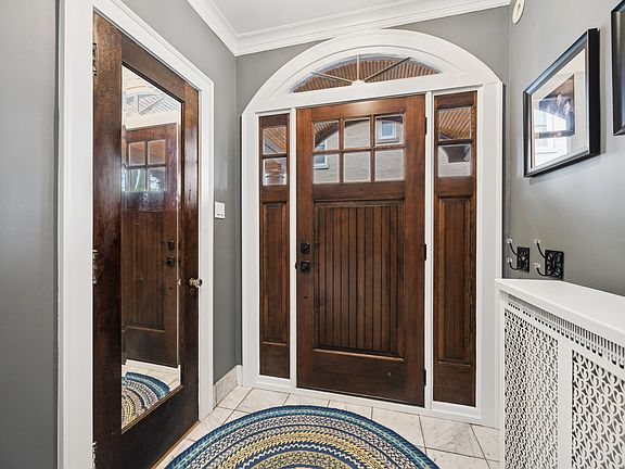 5th image of 943 N Oak Park Ave