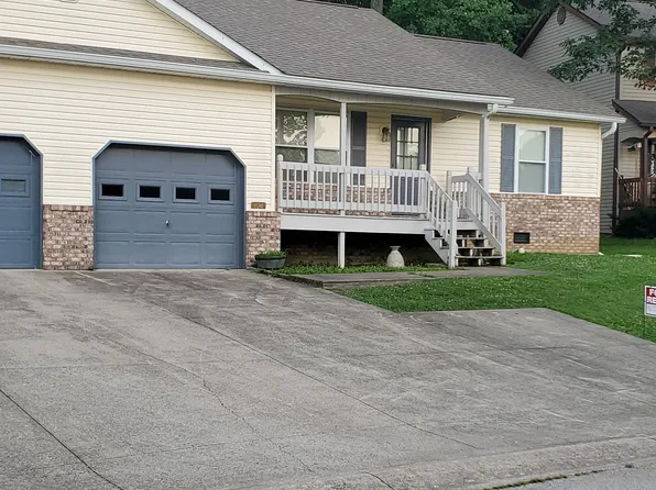 1124 N Forest View Dr S, Ellettsville, IN 47429