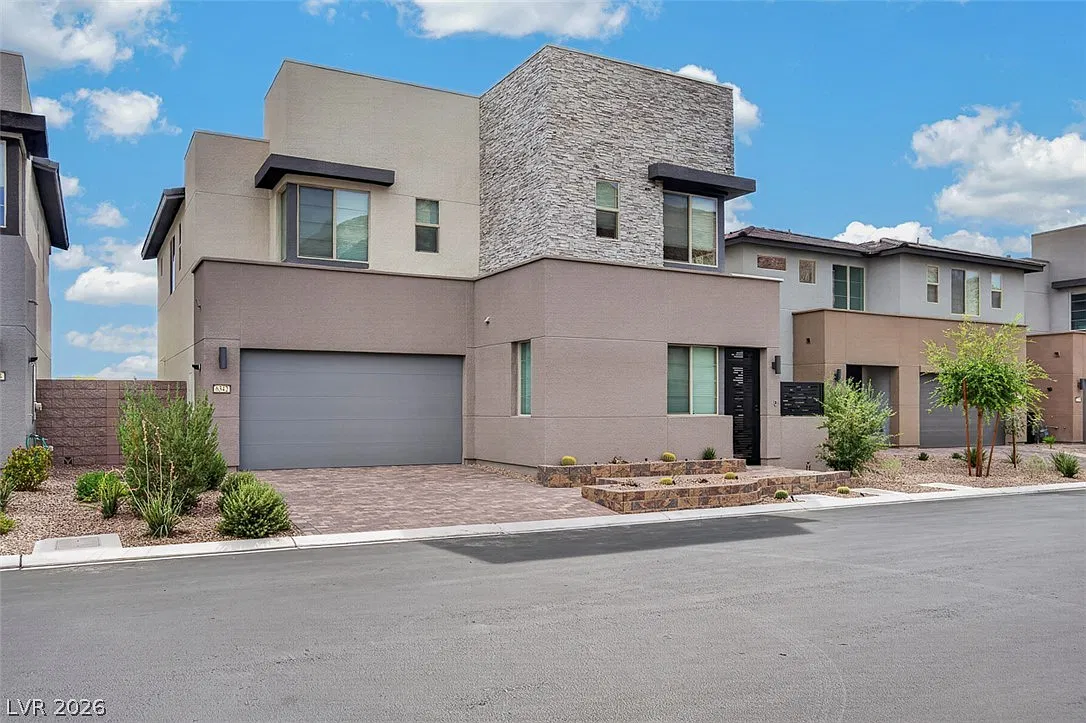 4 bed, 3.0 bath, 2417 sqft, $3,500 — Photo 2
