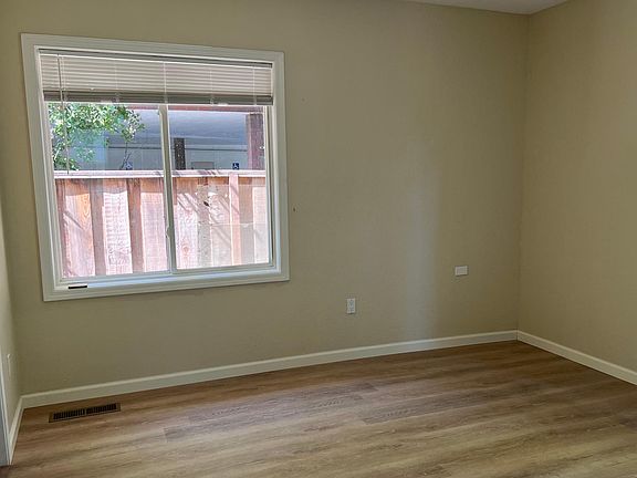 3rd image of 458 Esther Ave