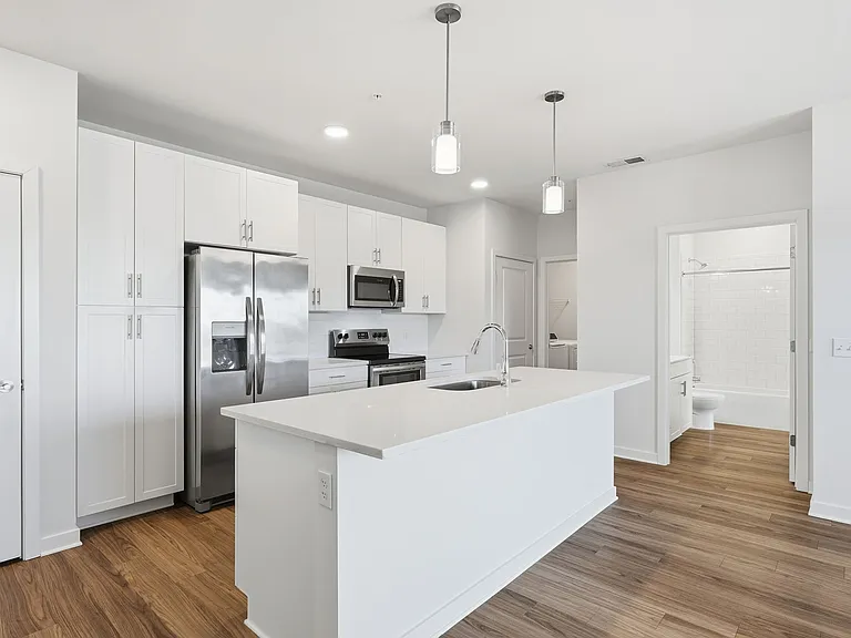 Elwood Apartment Homes — Photo 81