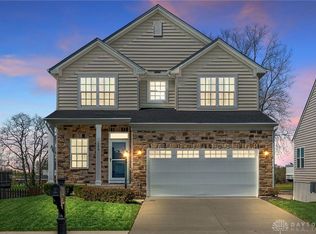 159 Regatta Park Dr, Fairborn, OH 45324