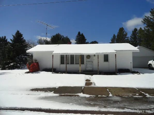 155 Division St, Trout Creek, MI 49967