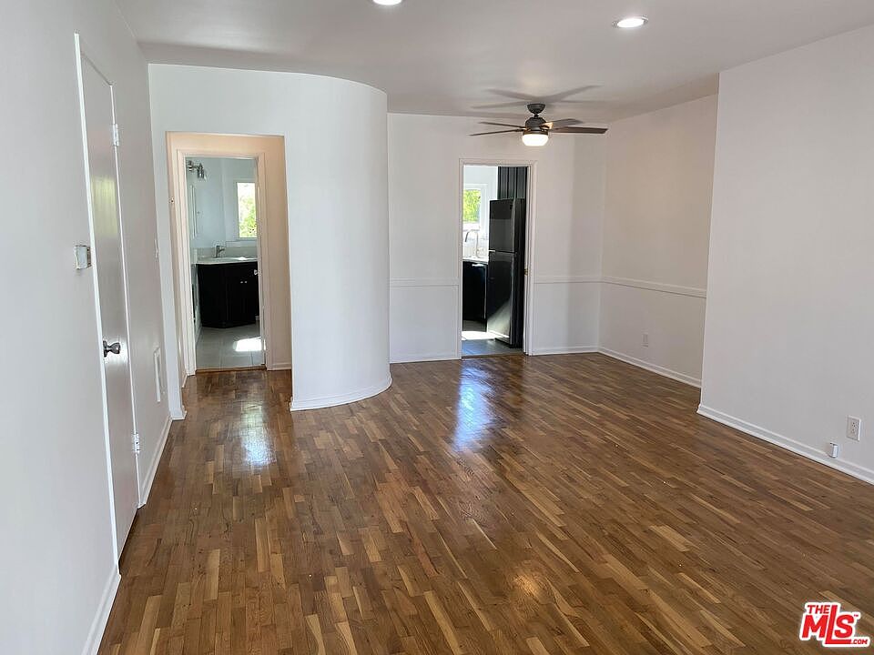 1st image of 1537 N Laurel Ave #206A