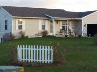 11858 Oakfield Valley Dr NE, Rockford, MI 49341