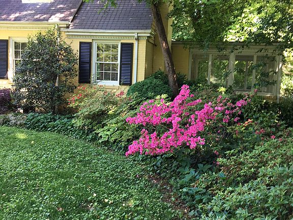Front showing sunroom