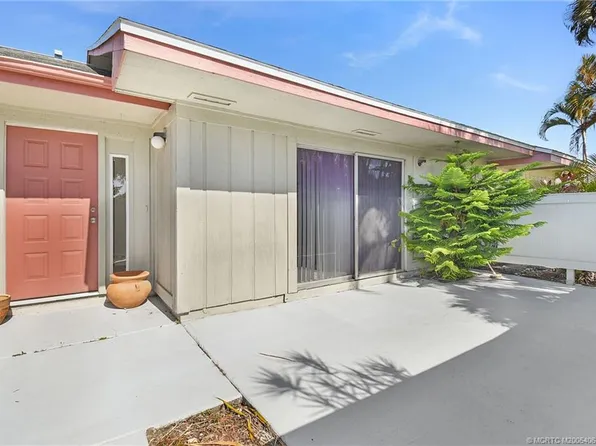 4041 NW Cinnamon Tree Cir, Jensen Beach, FL 34957