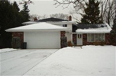 1st image of 24870 Arlington Ln