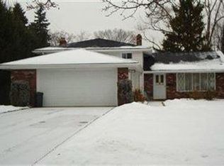 24870 Arlington Ln, North Olmsted, OH 44070