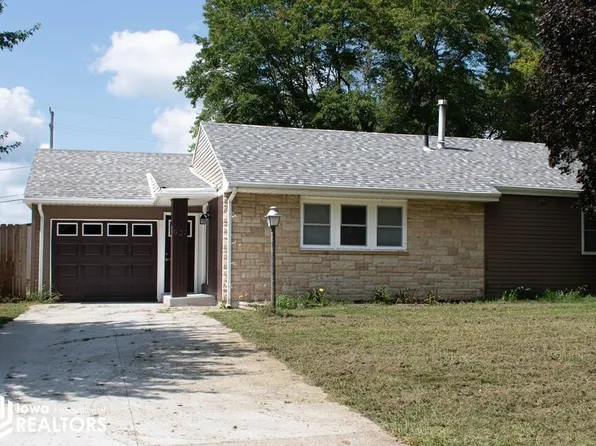 907 Salinger Ave, Carroll, IA 51401