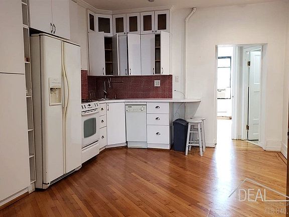 4th image of 300 Atlantic Ave #2D