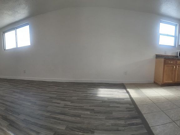 3rd image of 306 S Main Ave