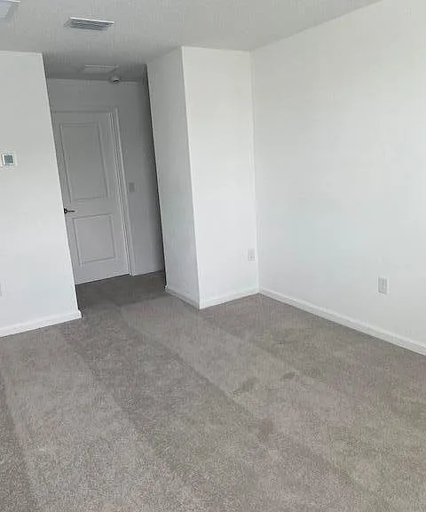622 Papillon St SW — Photo 8