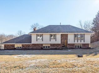 213 Ridgewood Dr, Council Bluffs, IA 51503