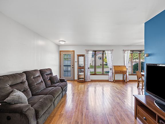 5th image of 15311 Creekside Dr