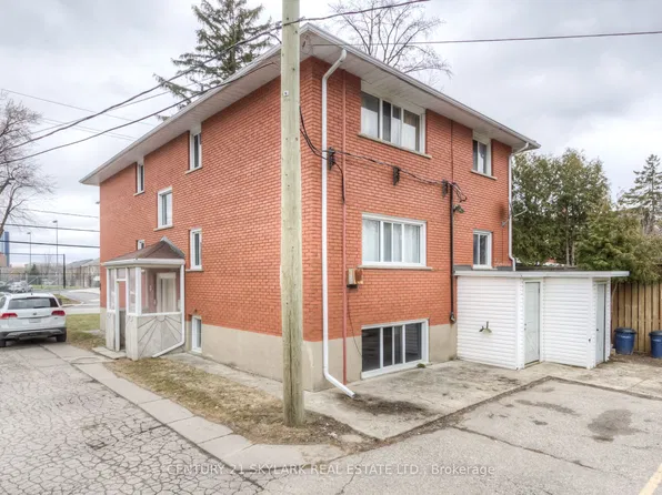 75 Highland Rd E #2, Kitchener, ON N2M 3V8