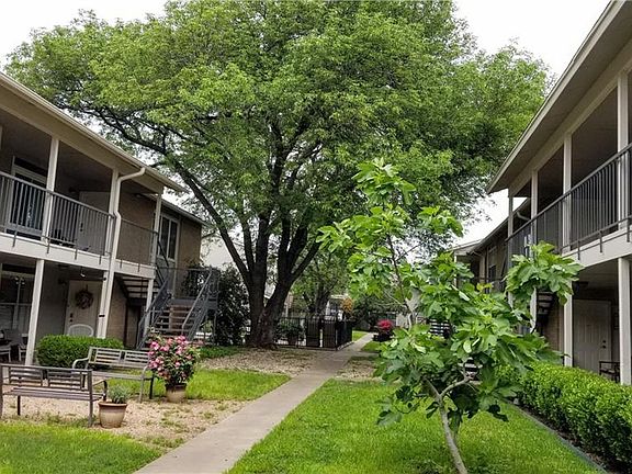 5th image of 2450 Ashdale Dr #D-105