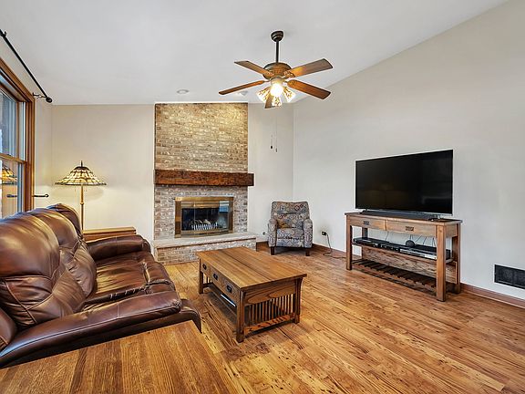 5th image of 8025 Alexandria Dr