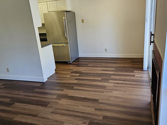 5th image of 1234 Daniel Ct