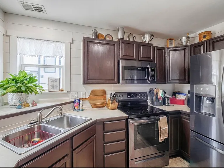 3060 Joel Ct — Photo 19