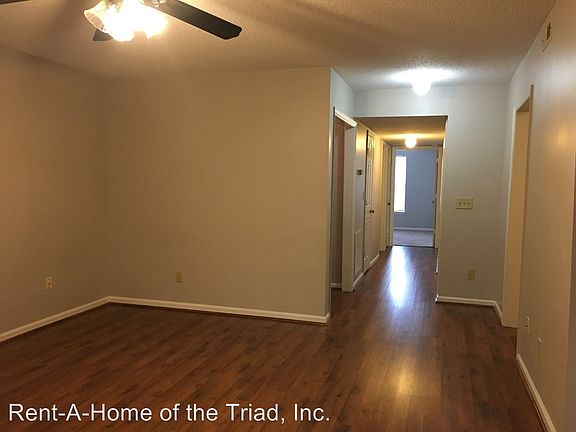 5th image of 23 Meadowood Glen Way APT A