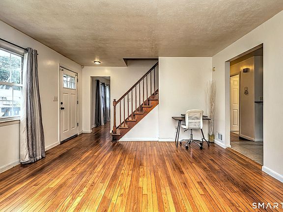 5th image of 297-299 Summit Street