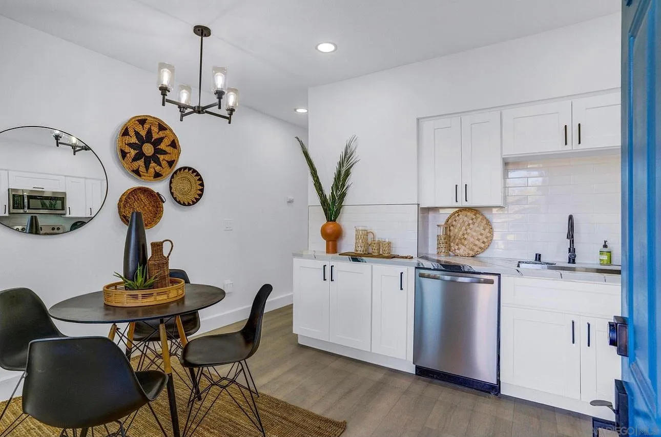2242 W Jewett St — Photo 4