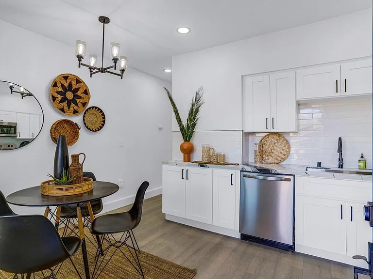2242 W Jewett St — Photo 4