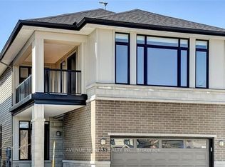 339 Sugar Pine Cres #B, Ottawa, ON K2M 0H6