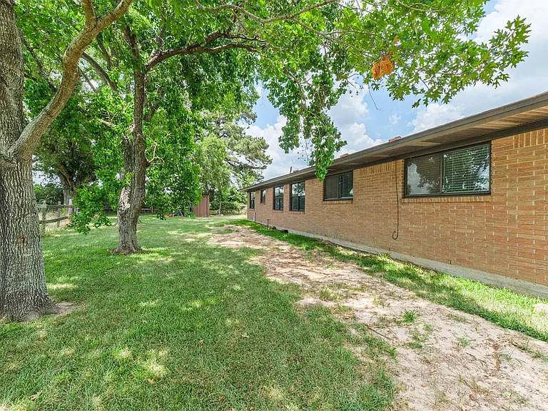 18211 Mueschke Rd — Photo 8