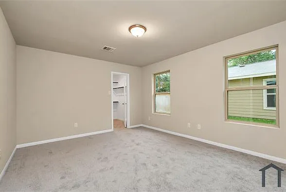 1707 Kansas St — Photo 10