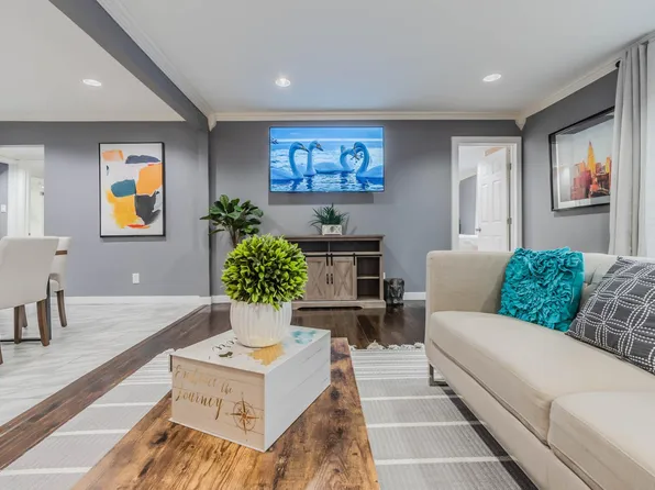 3126 Carlson Dr, Dallas, TX 75235