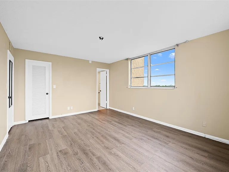 3300 W Rolling Hills Cir #610 — Photo 12