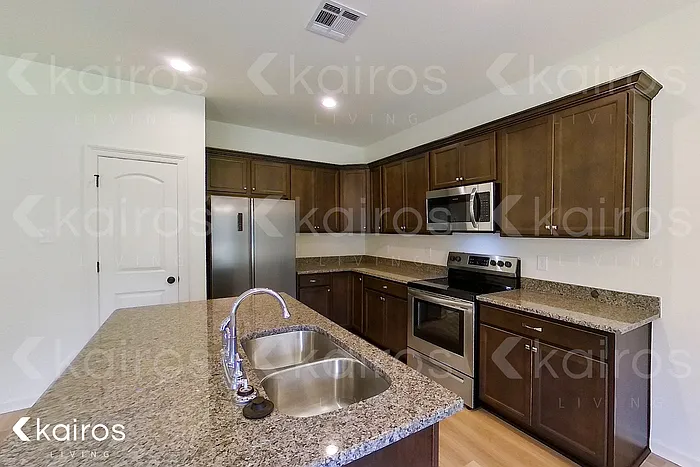 207 Foggy Ln — Photo 6