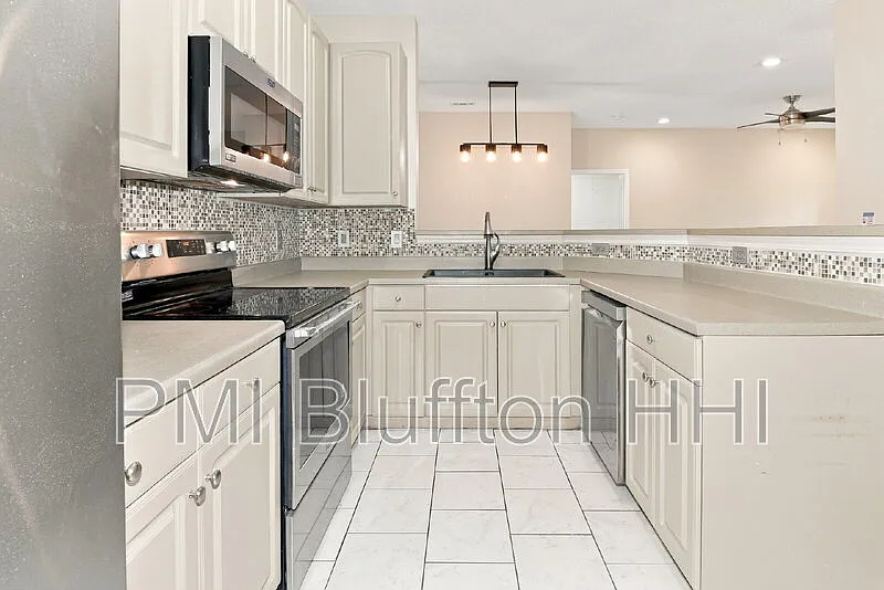 2 bed, 2.0 bath, 968 sqft, $1,695 — Photo 1