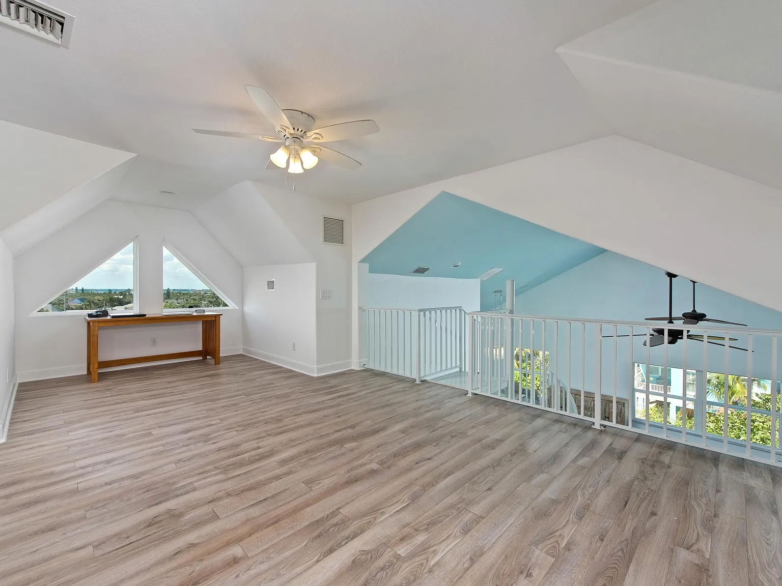 3 bed, 2500 sqft, $3,950 — Photo 4