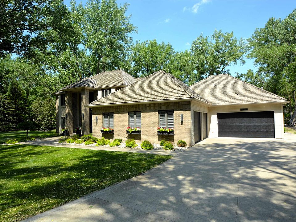 376 Firethorn Trl, North Sioux City, SD 57049 Zillow