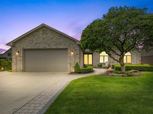 54633 Chickasaw Dr, Macomb, MI 48042