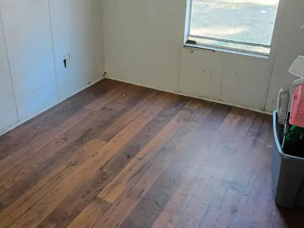 111 Wilbur Ln, Adel, GA 31620