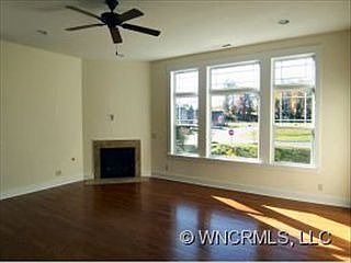 3rd image of 17 Creekwalk Ln