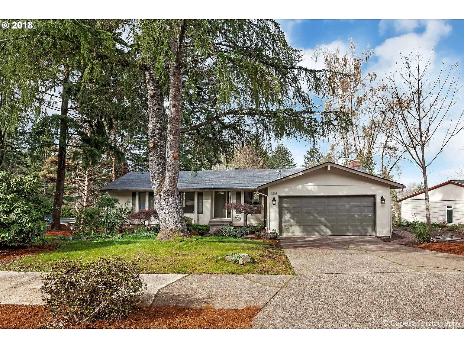 3235 SW Wallula Ave photo 1