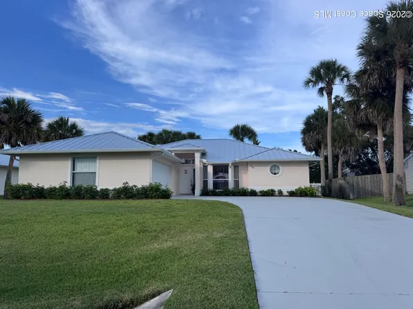 352 Quarry Ln, Sebastian, FL 32958