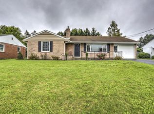 410 W Conestoga St, New Holland, PA 17557