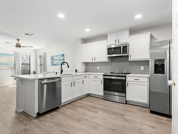 5th image of 18200 Canopy Ln