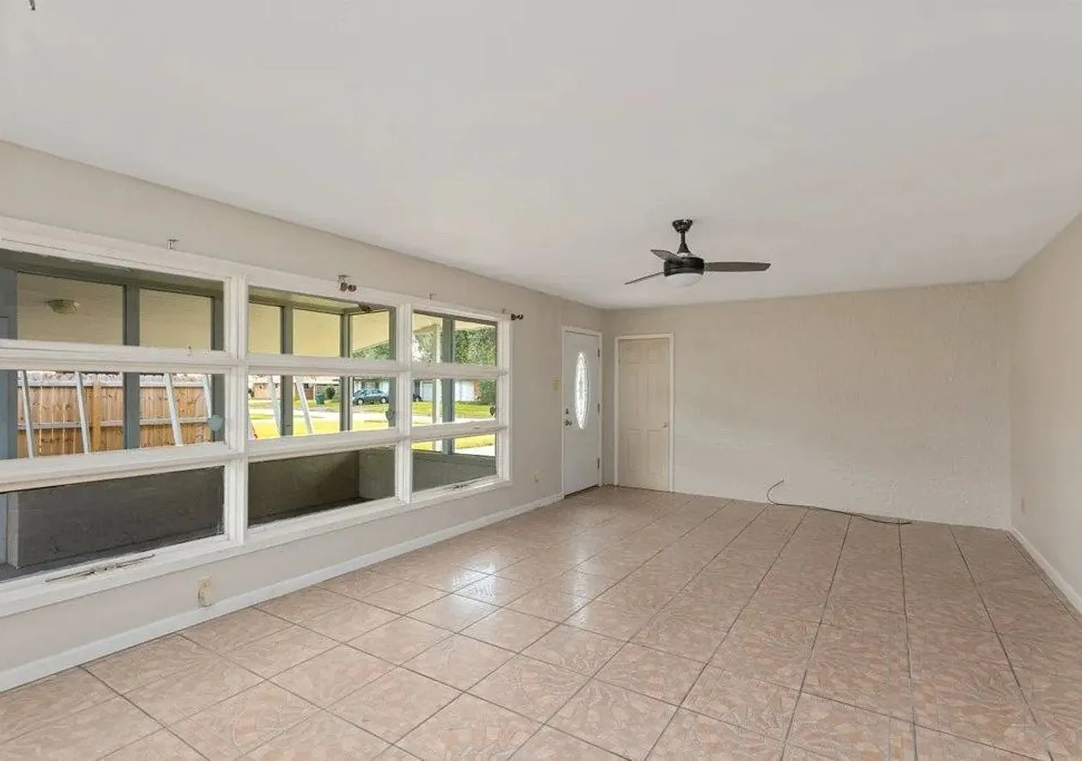 3B/1B Home Available in Lake Charles — Photo 4