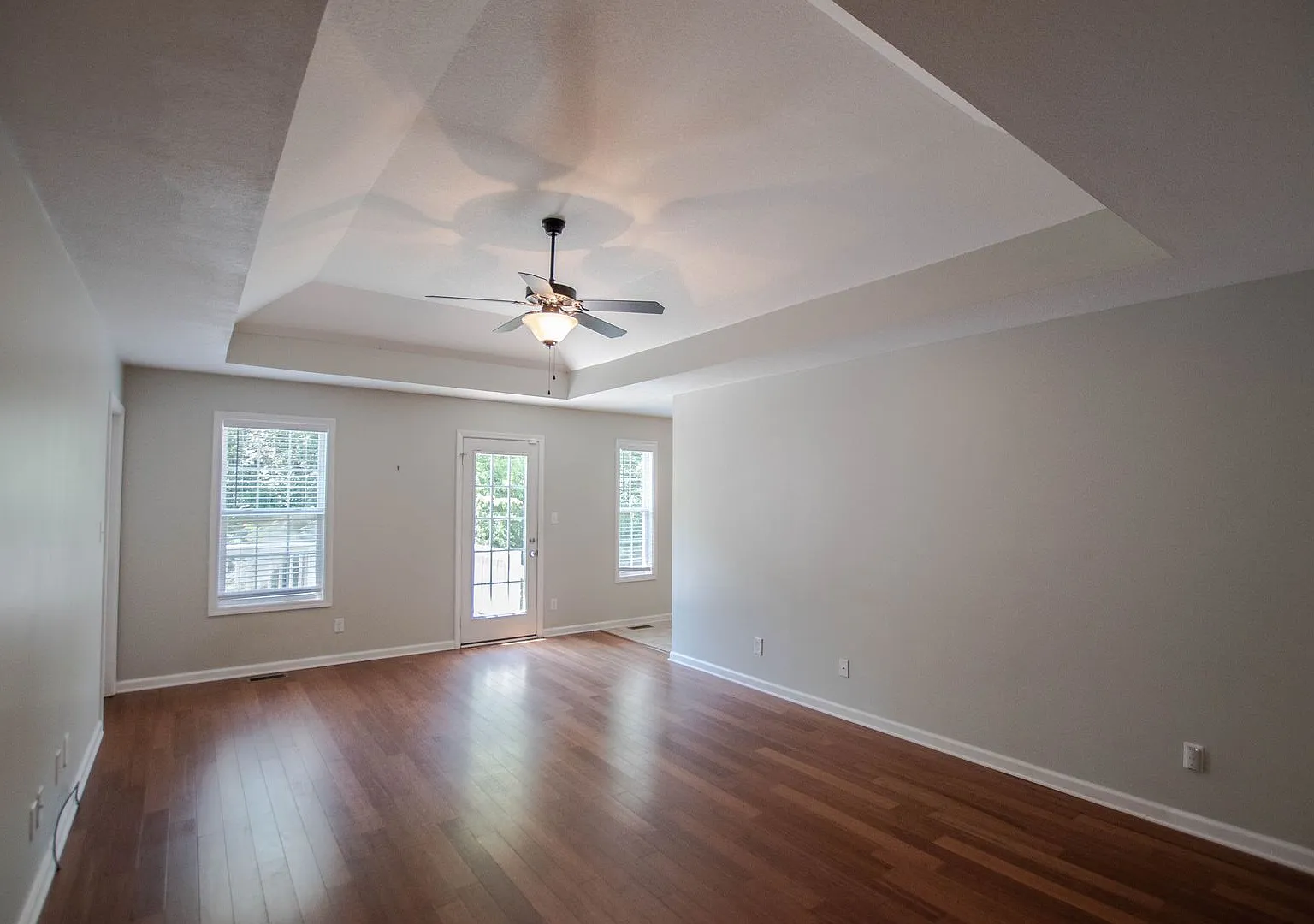 Pet Friendly Three Bedroom! — Photo 2