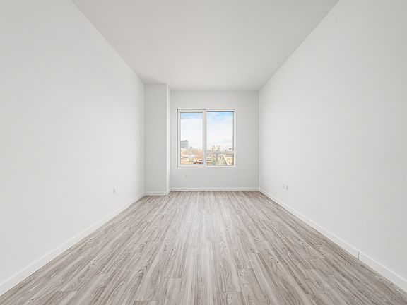 5th image of 14735 95th Ave #403